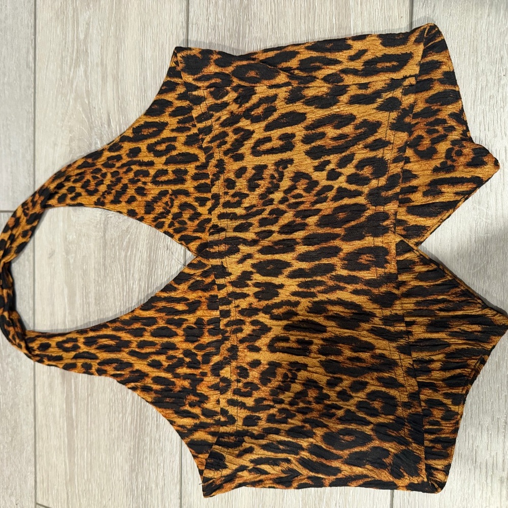 Stylish Leopard Print Halter Blouse - Picture 2 of 3
